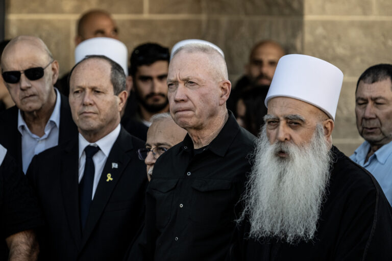 الكشف-عن-تفاصيل-رسالة-من-الشيخ-موفق-طريف-إلى-دونالد.jpg