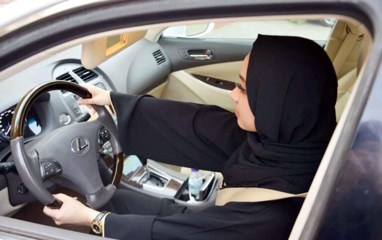 المصابات-بأمراض-مزمنة-معاناة-التردد-على-المستشفيات-تنهيها-القيادة.jpg