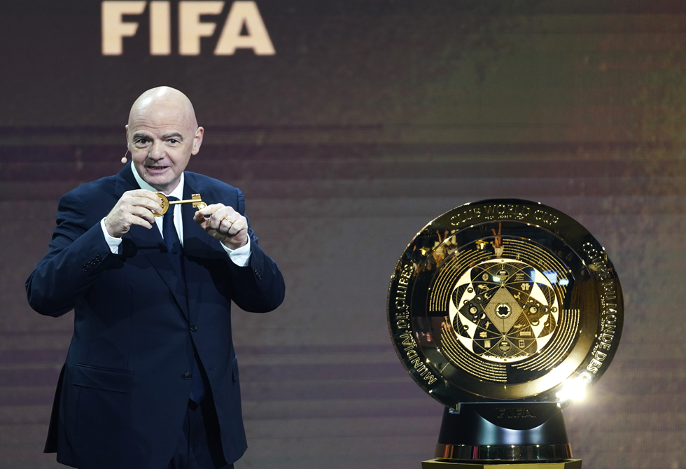 بسبب-برشلونة-وليفربول-فيفا-يراجع-نظام-التأهل-لكأس-العالم-للأندية.png