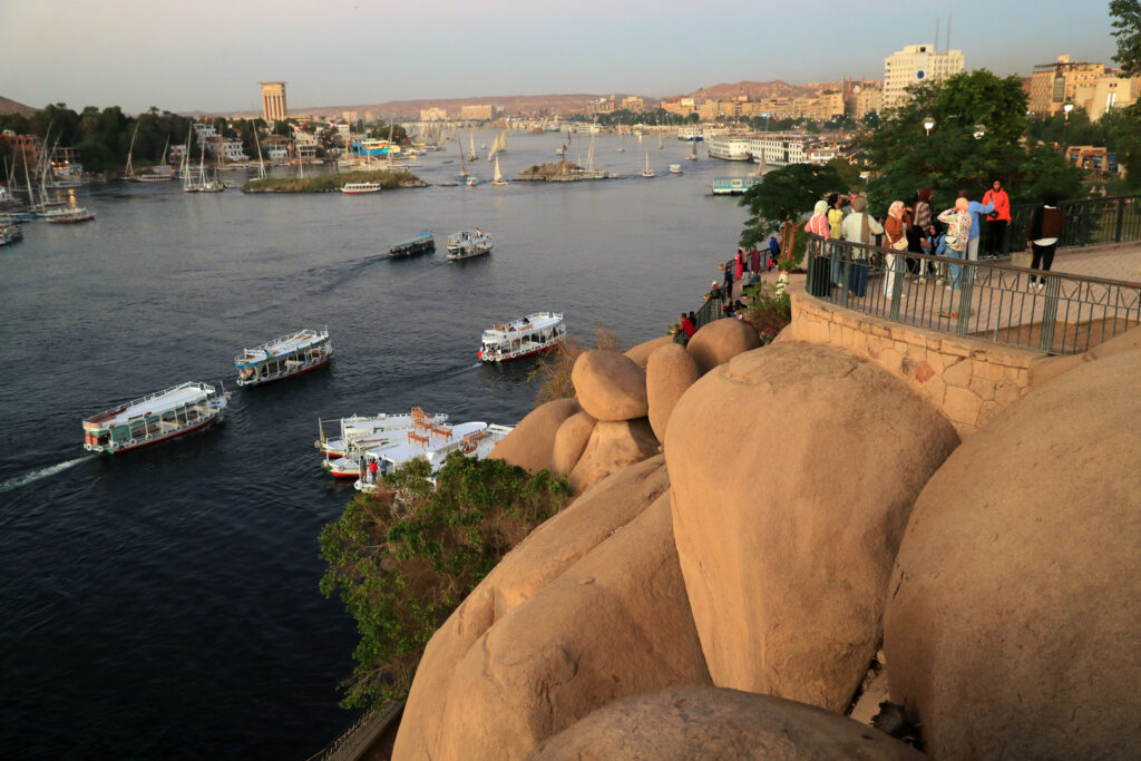 خبير-ترامب-يحاول-إيهام-العالم-بأنه-راع-للسلام-بين-مصر.jpg