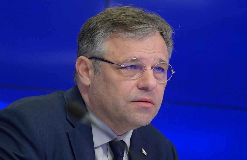 دبلوماسي-روسي-واشنطن-تسعى-لمكاسب-تجارية-من-توريد-الأسلحة-إلى.jpg