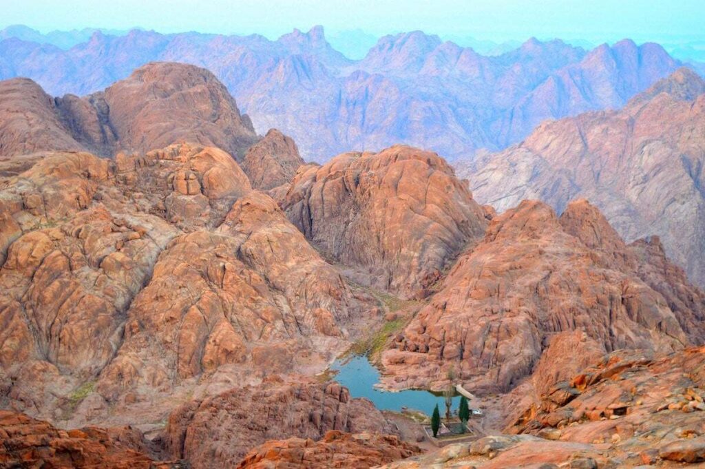 مصر-أجمل-منطقة-سياحية-تنتظر-الروس-بعد-غلقها-منذ-عشر.jpg