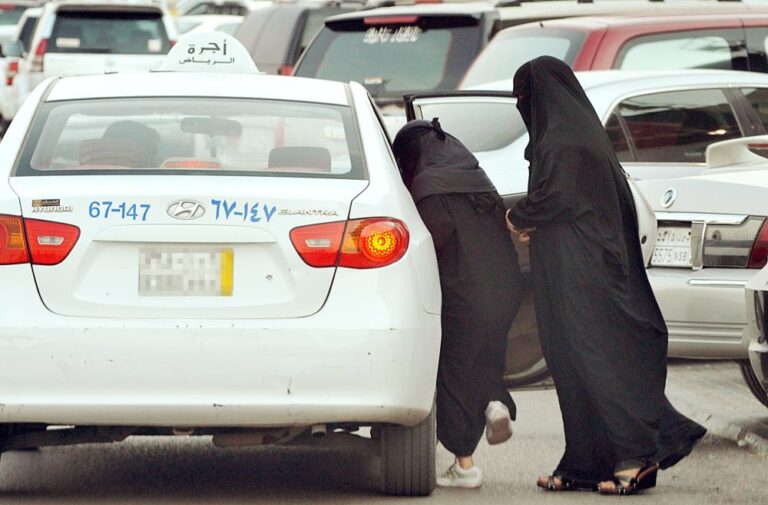 مطلقات-وأرامل-تحت-سلطة-السائق-الأجنبي-أخبار-السعودية.jpg