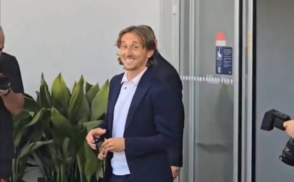 مودريتش-يصل-إيطاليا-لإتمام-انتقاله-إلى-ميلان-أخبار-السعودية.jpeg