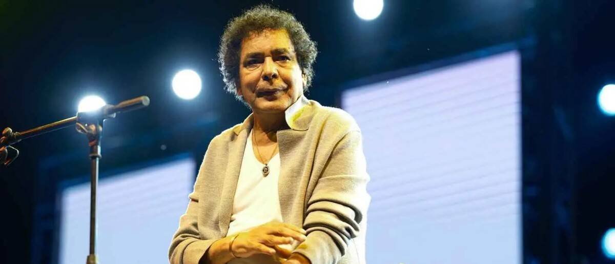 محمد منير يطمئن جمهوره بعد تعافيه من وعكته الصحية – أخبار السعودية