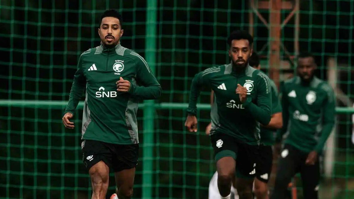 الموعد والقنوات الناقلة لمباراة السعودية والتشكيك