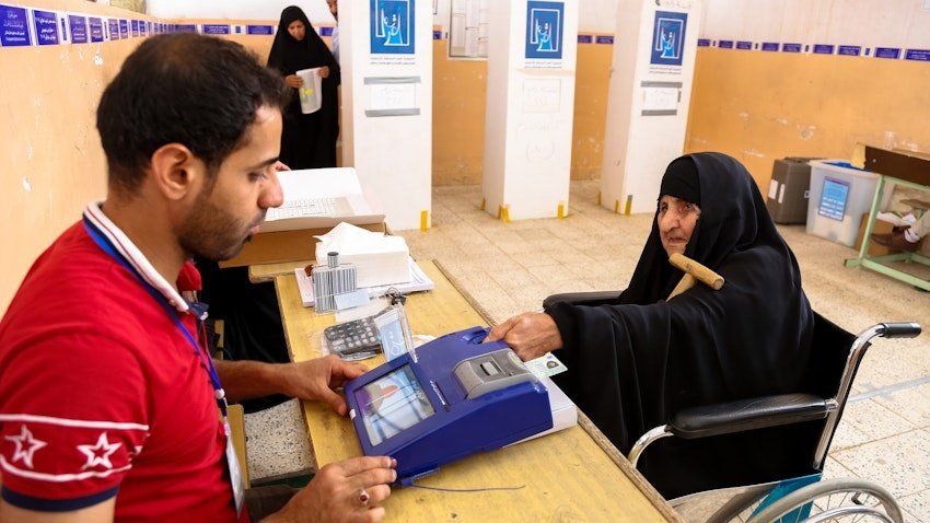 النجف بين التغيير والوعود.. ناخبون يبحثون عن واقع ملموس بعيدًا عن الشعارات الفارغة
