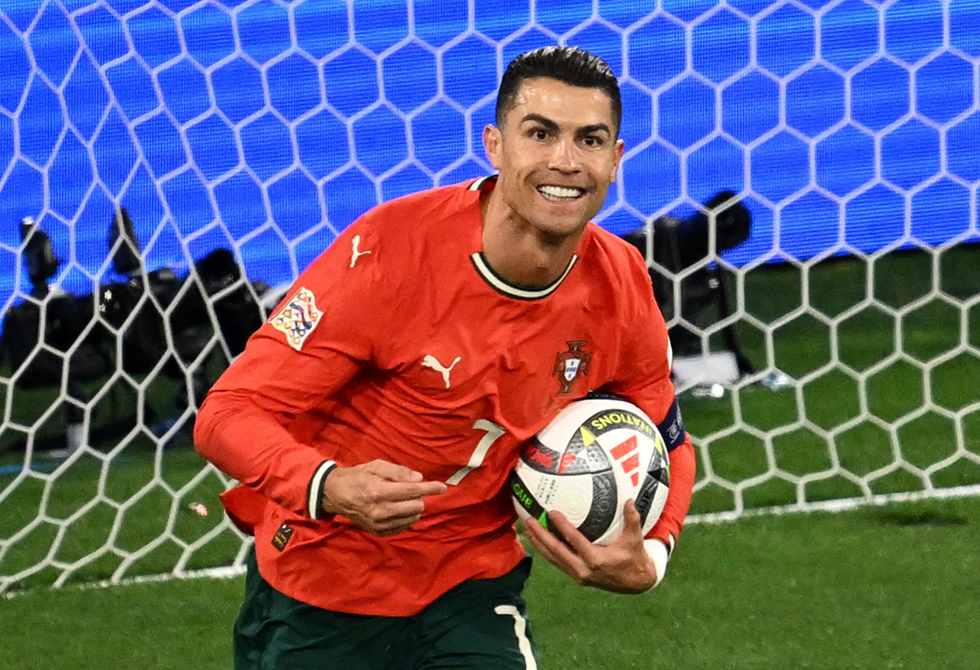 رونالدو يقود هجوم البرتغال أمام أرمينيا