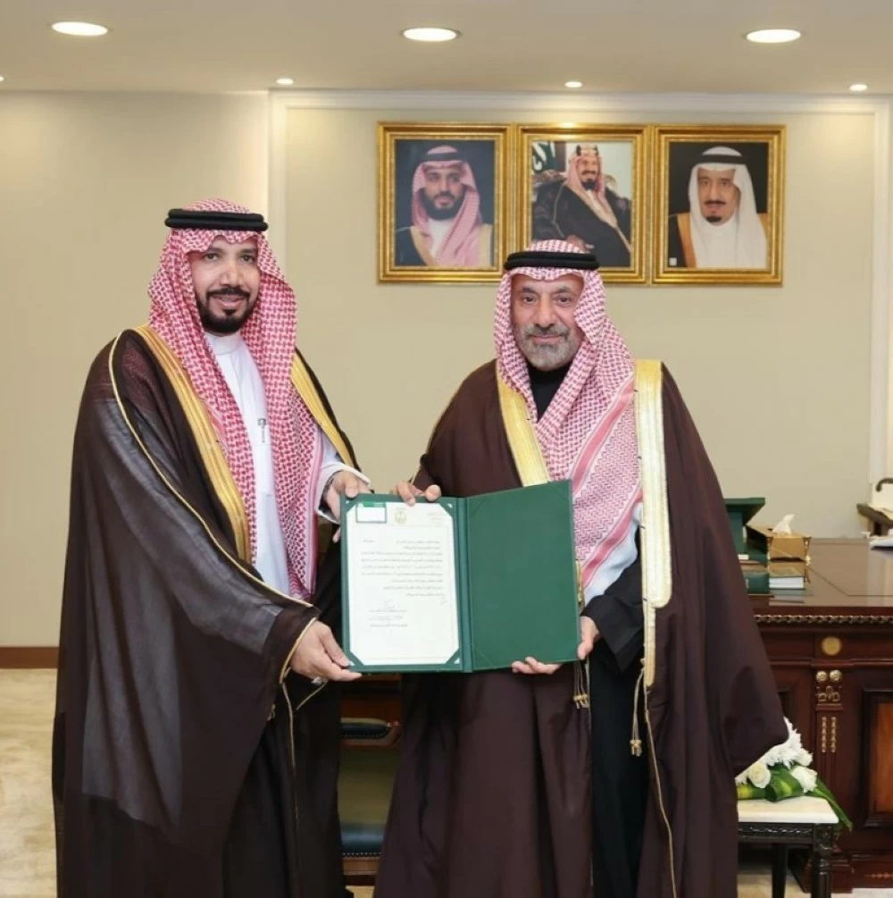 أمير نجران يُكرِّم قائد حرس الحدود بالمنطقة سابقاً – أخبار السعودية