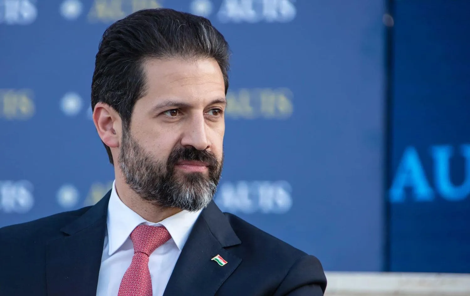 حكومة الإقليم عاجزة عن حل الأزمات