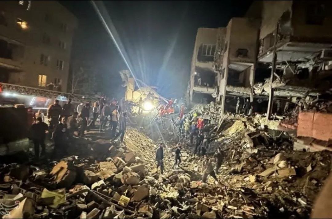 إيران.. قتلى بينهم 7 أطفال جراء هجوم أمريكي إسرائيلي على مجمع سكني شرق طهران