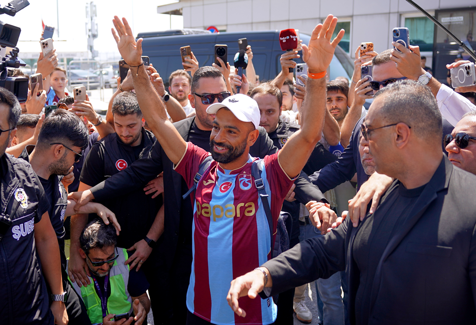 استقبال تاريخي لمحمد صلاح في طرابزون (فيديو)