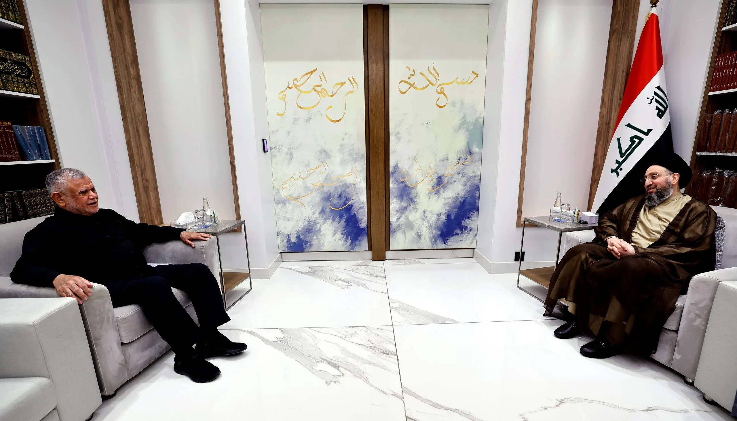 الحكيم والعامري يؤكدان على حل ملف السلاح خارج إطار الدولة عبر التفاهم والحوار